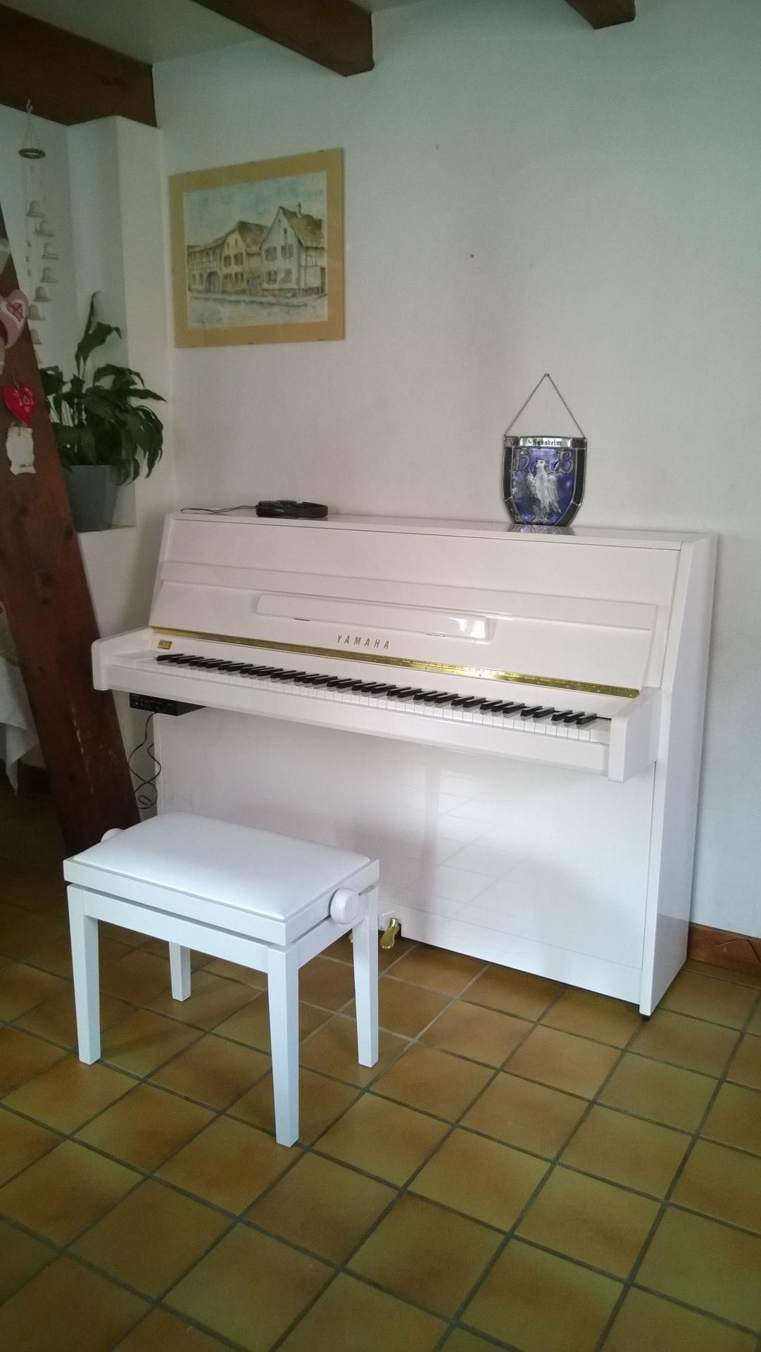 Piano droit YAMAHA B1-SC2 SILENT neuf en blanc brillant 110cm