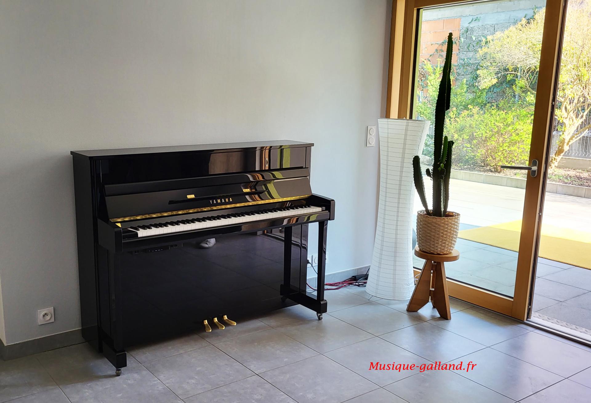 Piano droit BECHSTEIN Concert 8 - FRANCE PIANOS