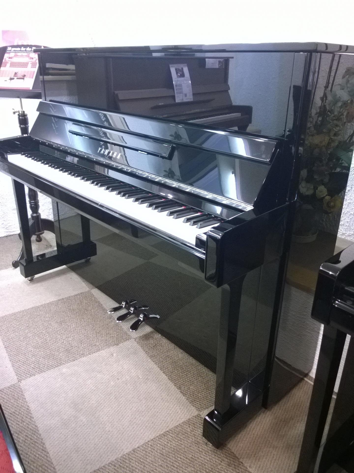 Piano Droit Yamaha Mod Le B Epec Noir Brillant Cm Chrom