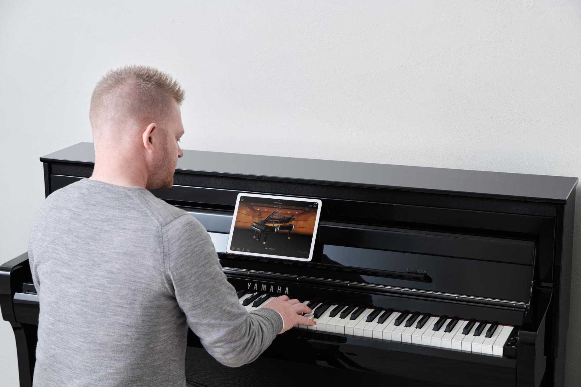 Clp 885pe smart pianist 3