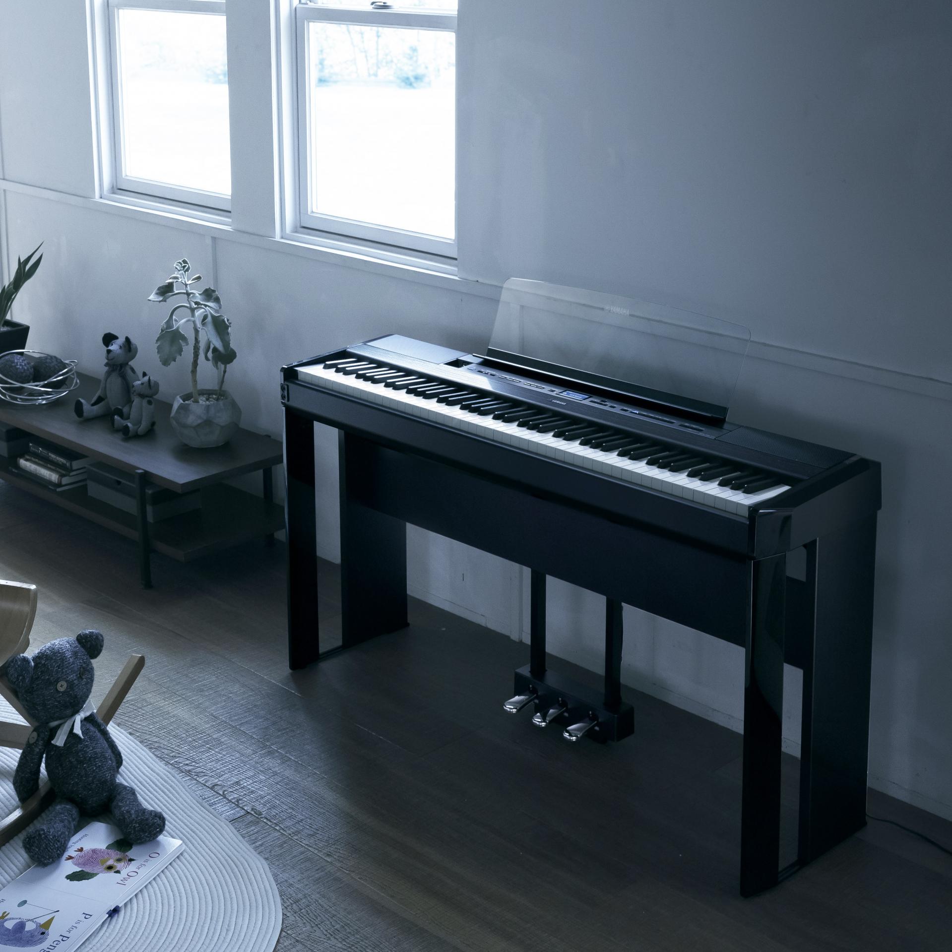 Yamaha Piano numérique à 88 touches avec haut-parleurs P-515 - Blanc